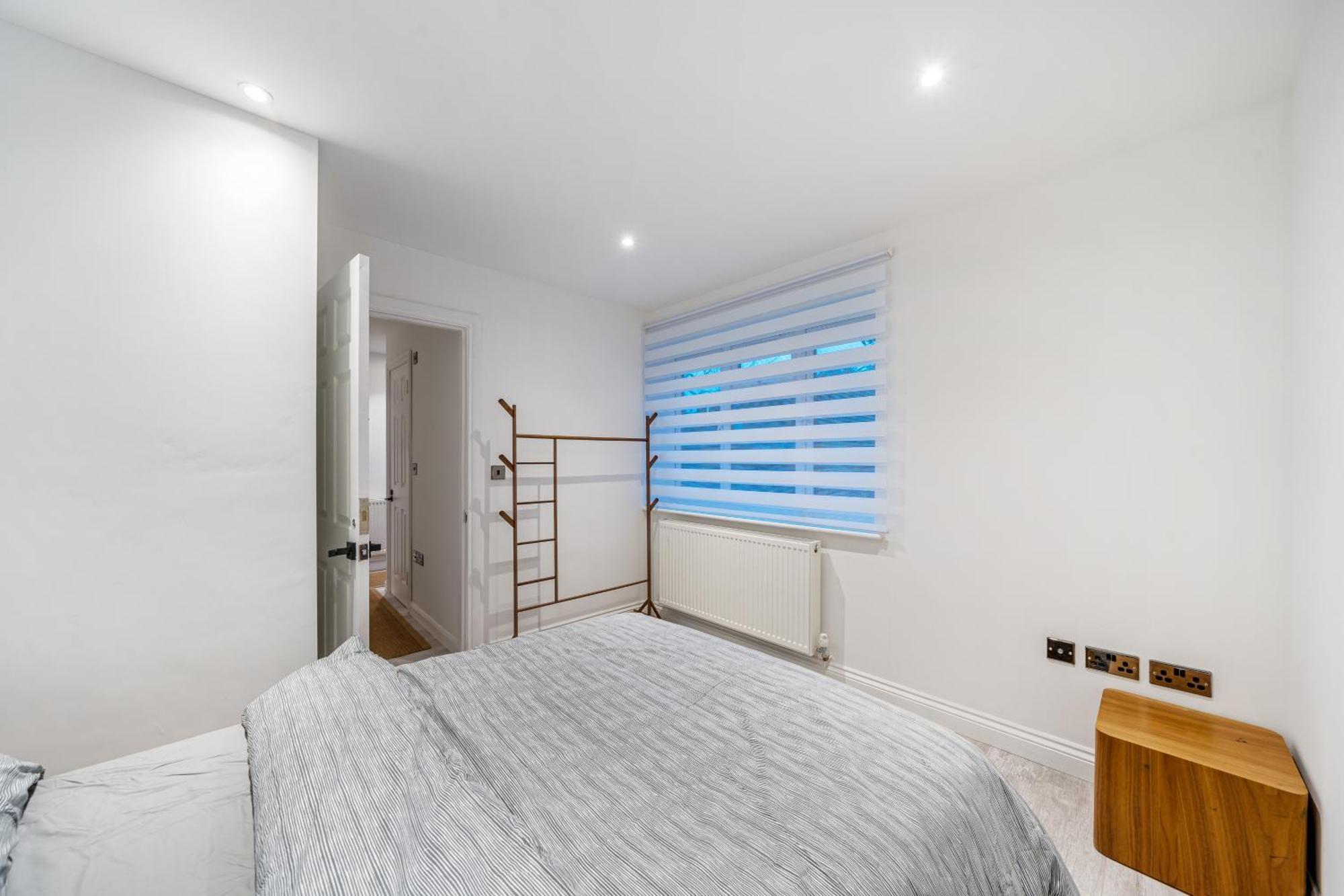 Two Bed Home In The Heart Of Egham Bagian luar foto