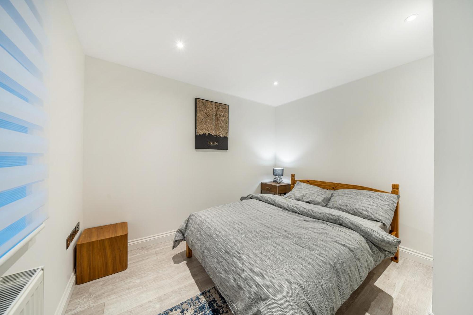 Two Bed Home In The Heart Of Egham Bagian luar foto